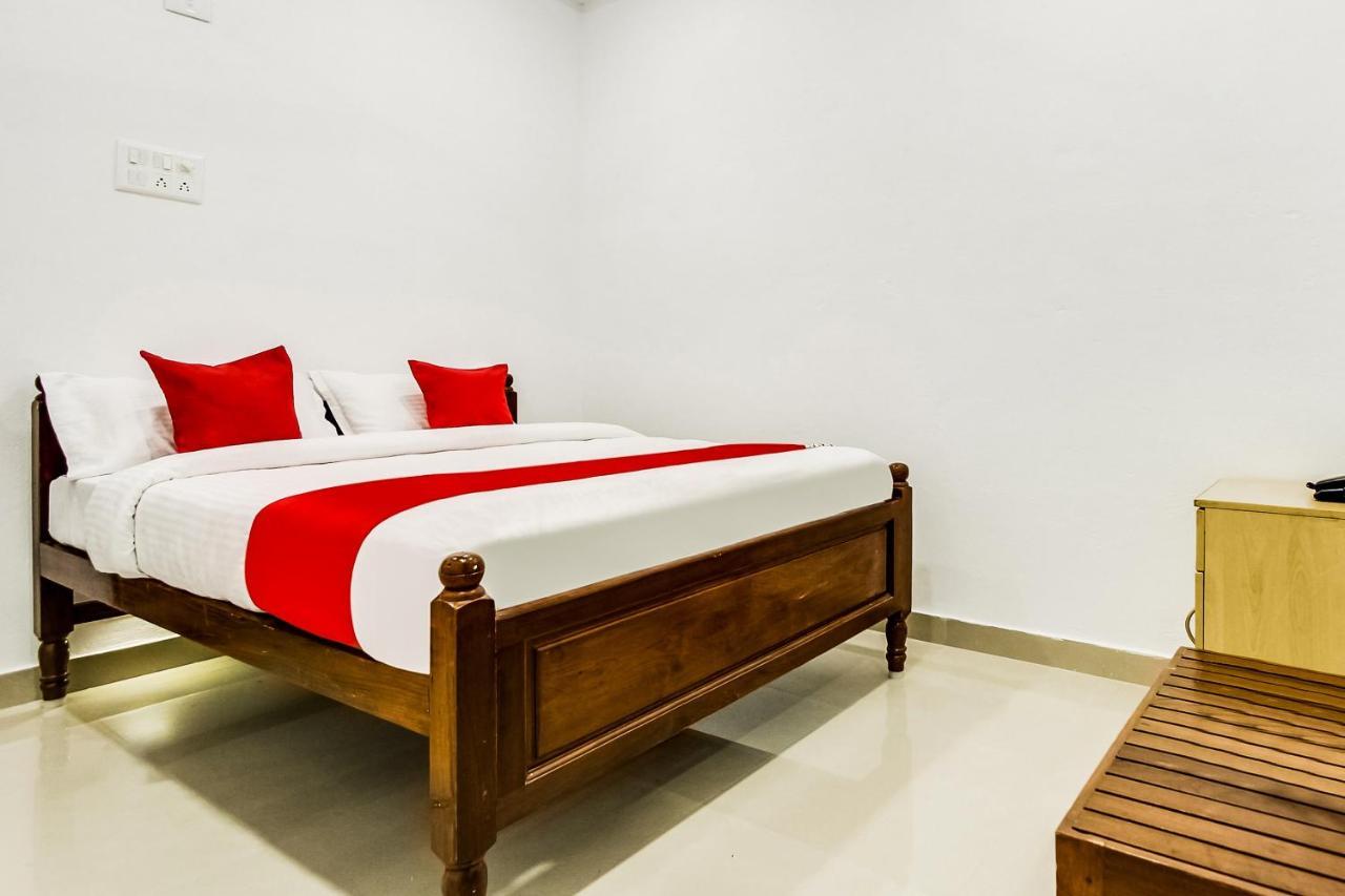 Oyo 70841 Hotel Anjali Residency Velur Exteriér fotografie